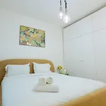 1 Chambre Sacre Coeur - Ascenseur - Calme